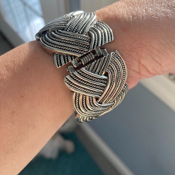 Vintage Basket Weave Hinged Clamper‎ Bracelet - Picture 5 of 5